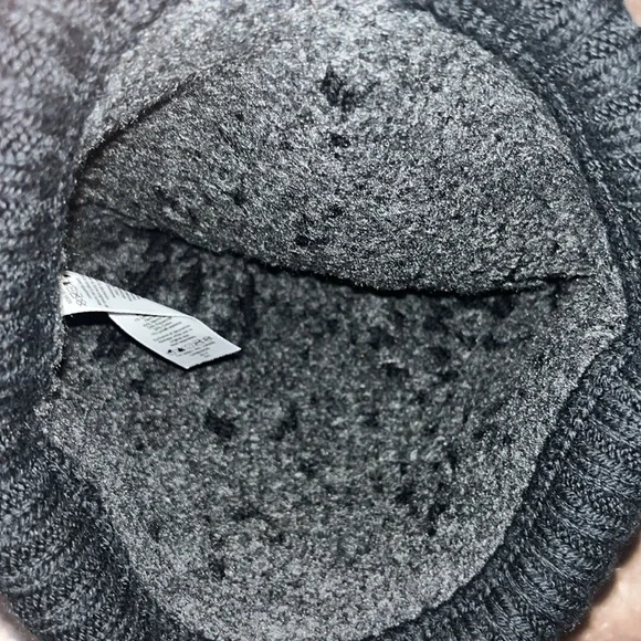 NWT Lululemon Black/Grey Ombre Knit Textured Beanie - Never Worn OS